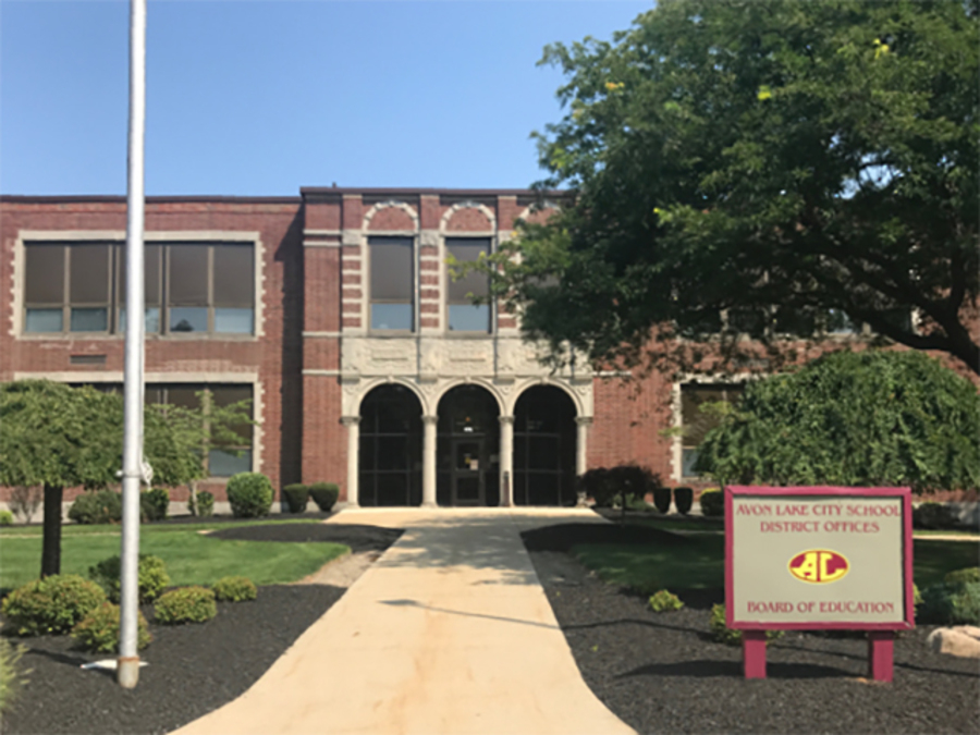 Avon Lake High School Teacher Resigns After Alleged Messages With